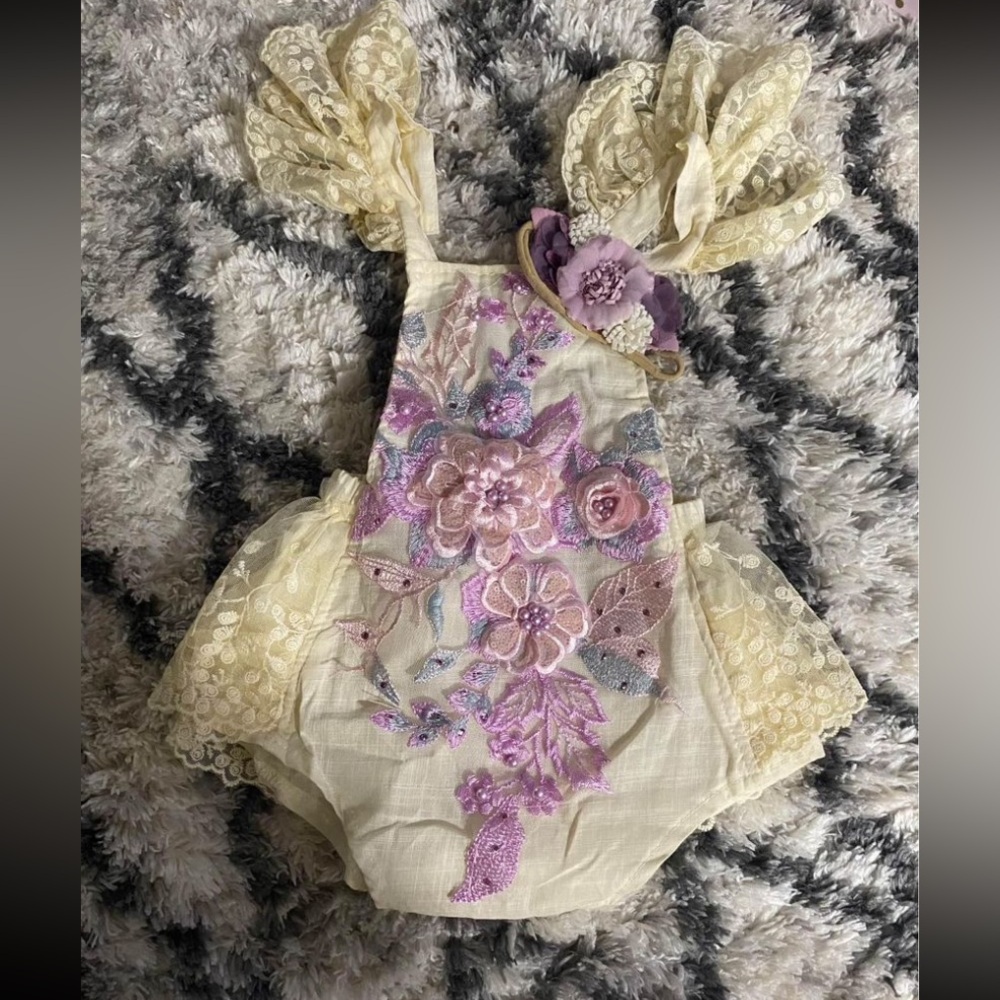 One year old (12m) photo shoot outfit Pretty detailing and vintage looking lace